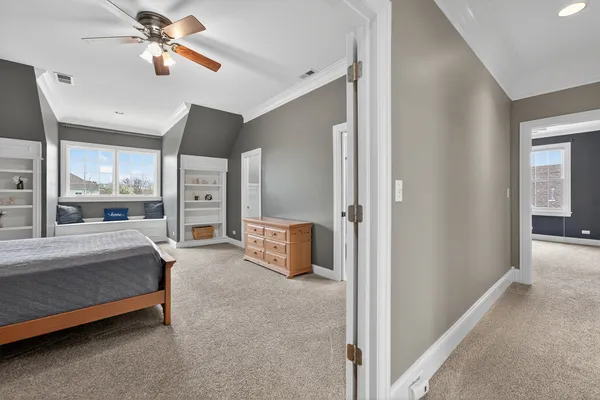 $975,000 | 910 Freedom Circle, Sycamore, IL 60178