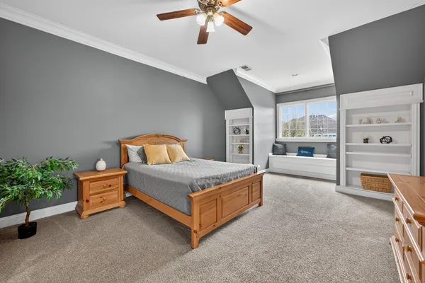 $975,000 | 910 Freedom Circle, Sycamore, IL 60178