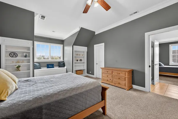 $975,000 | 910 Freedom Circle, Sycamore, IL 60178