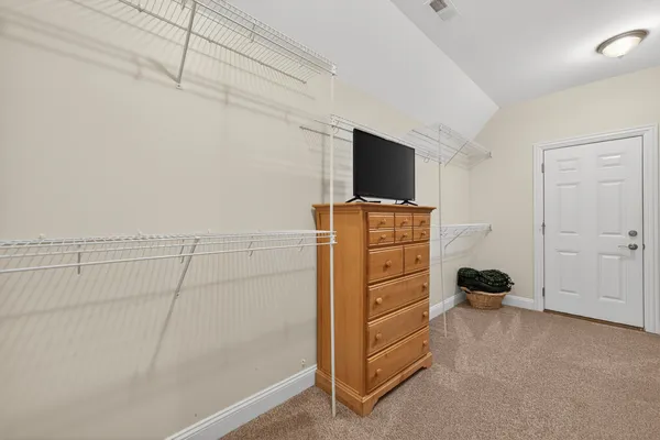 $975,000 | 910 Freedom Circle, Sycamore, IL 60178