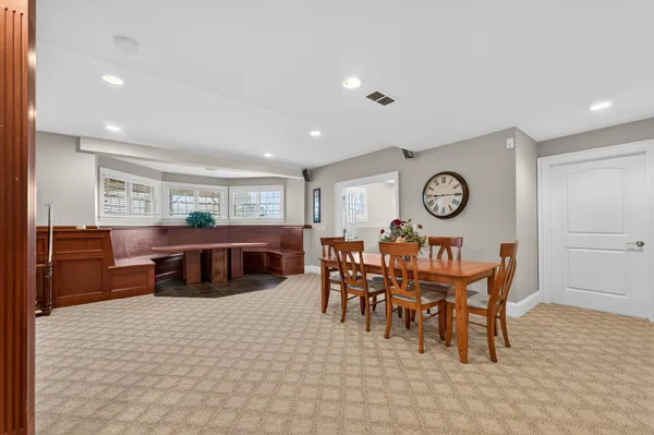 $975,000 | 910 Freedom Circle, Sycamore, IL 60178