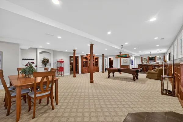 $975,000 | 910 Freedom Circle, Sycamore, IL 60178