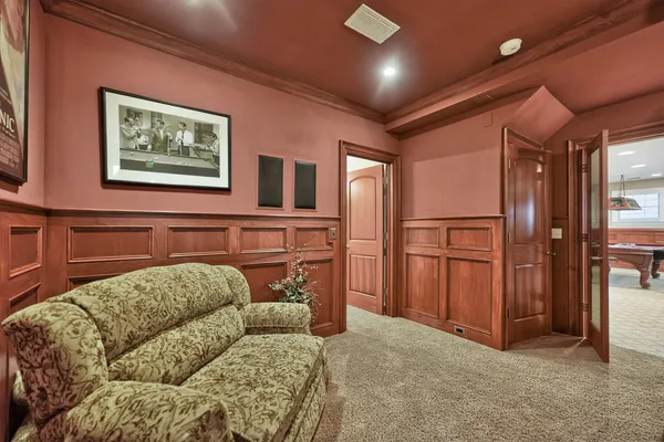 $975,000 | 910 Freedom Circle, Sycamore, IL 60178
