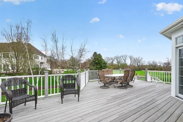 $975,000 | 910 Freedom Circle, Sycamore, IL 60178