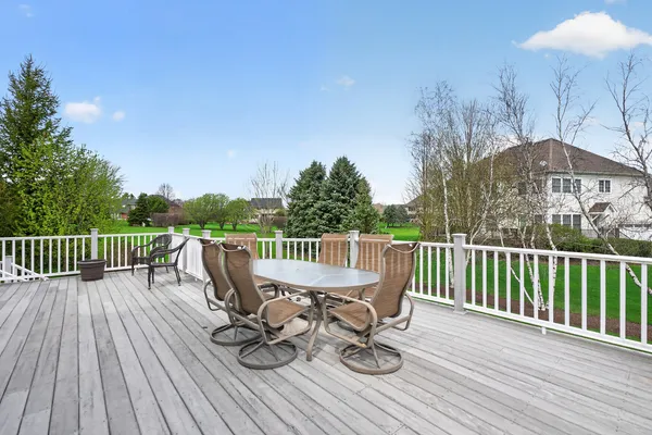 $975,000 | 910 Freedom Circle, Sycamore, IL 60178
