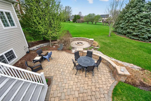 $975,000 | 910 Freedom Circle, Sycamore, IL 60178