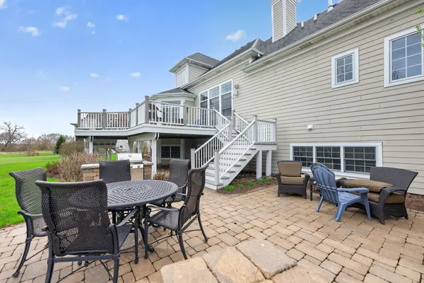 $975,000 | 910 Freedom Circle, Sycamore, IL 60178