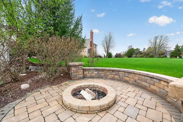 $975,000 | 910 Freedom Circle, Sycamore, IL 60178