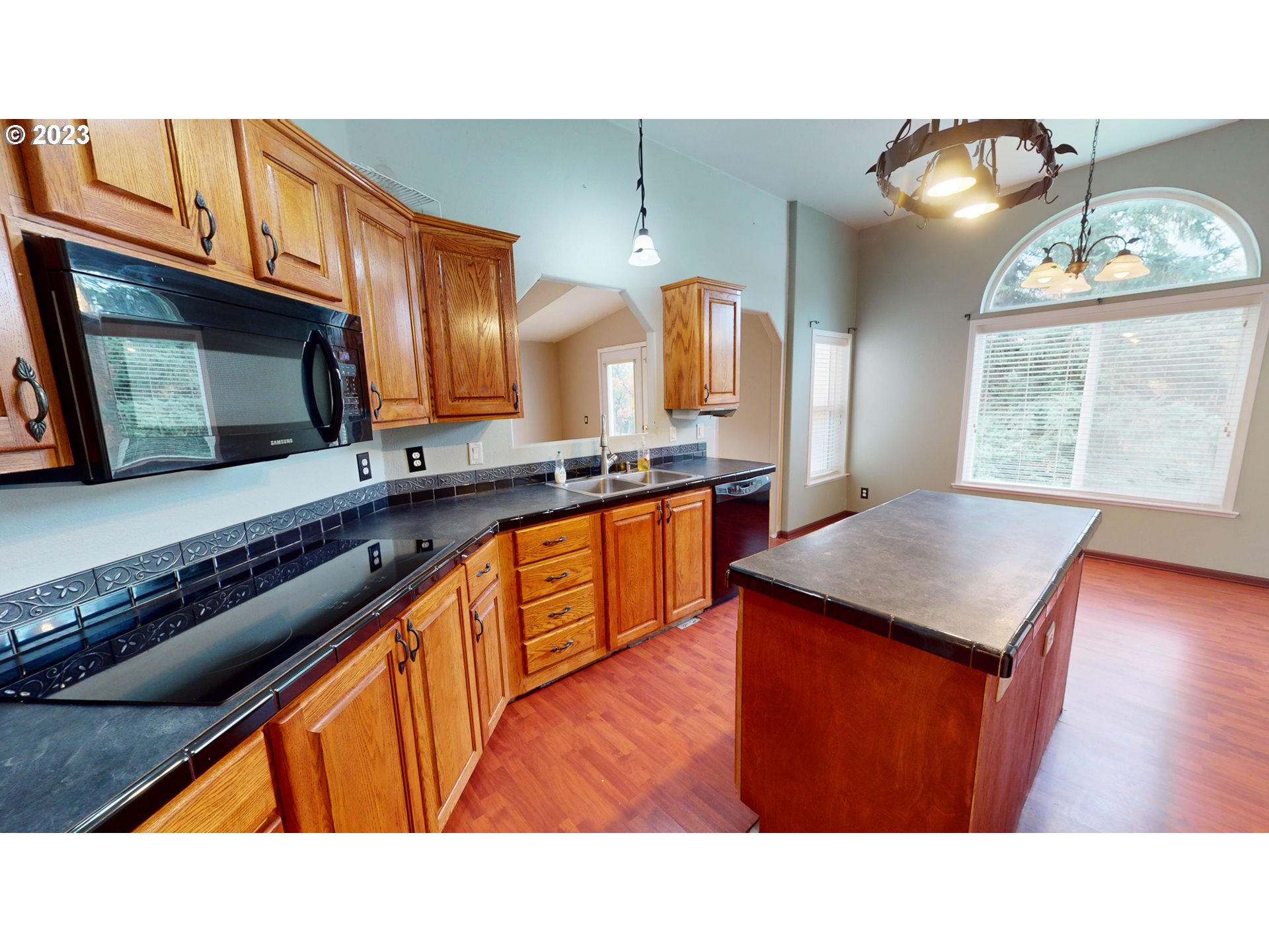 6830 Garden Valley Road Roseburg, OR 97471 - Photo 12 of 48 Gallery Image 12