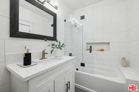 $629,000 | 745 North Manhattan Place, Los Angeles, CA 90038