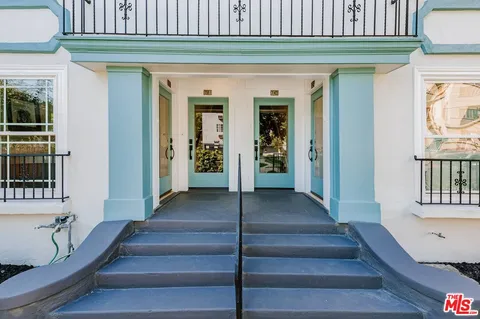 $629,000 | 745 North Manhattan Place, Los Angeles, CA 90038