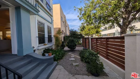 $629,000 | 745 North Manhattan Place, Los Angeles, CA 90038
