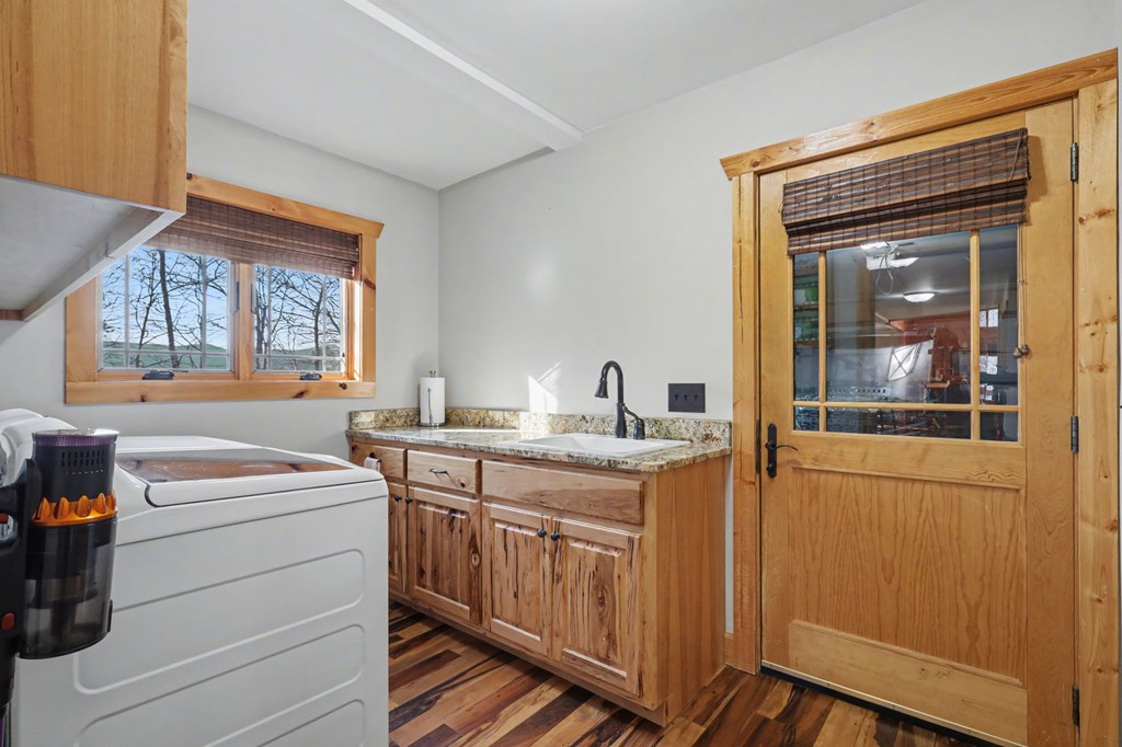 4760 Anderson Road Hiawassee, GA 30546 - Photo 43 of 104 a utility room with dryer and washer