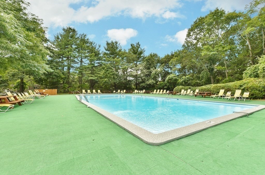 51 Jacqueline Road, Unit 9 Waltham, MA 02452 - Photo 15 of 18
