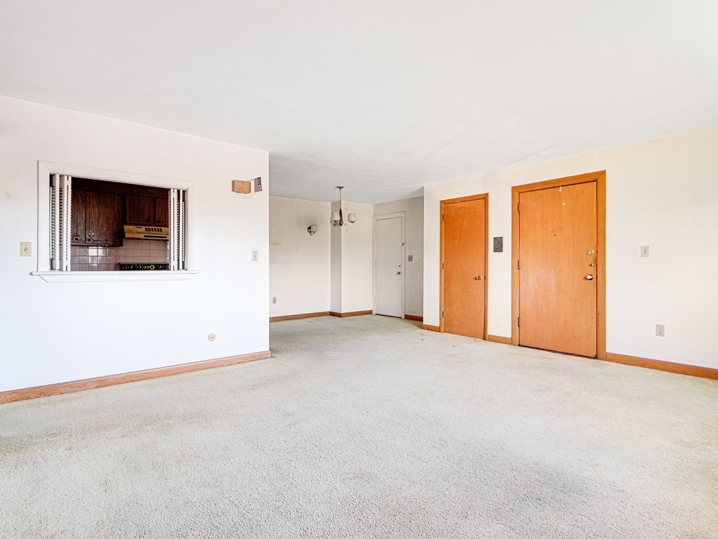 51 Jacqueline Road, Unit 9 Waltham, MA 02452 - Photo 6 of 18