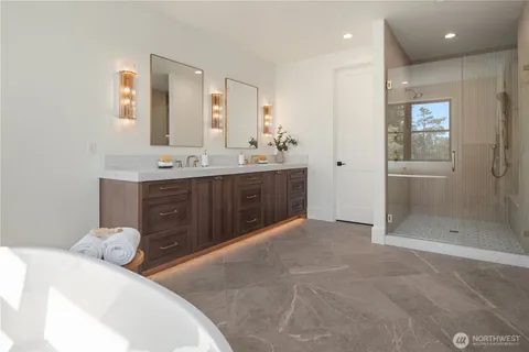 $4,399,995 | 4024 85th Avenue Southeast, Mercer Island, WA 98040