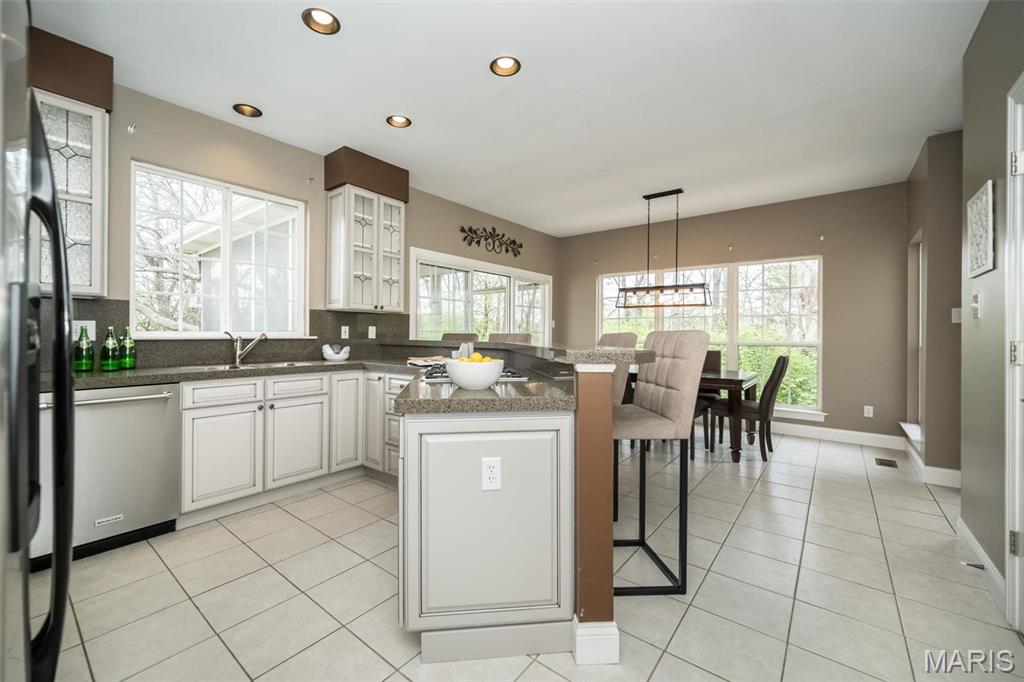 210 Evesham West Lake St. Louis, MO 63367 - Photo 21 of 43