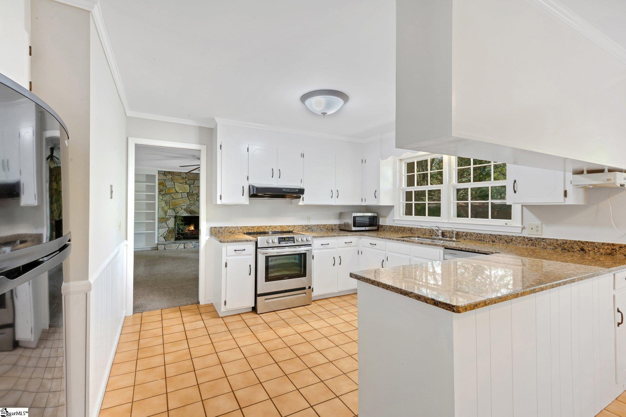 302 Cherry Hill Road Greenville, SC 29607 - Photo 8 of 50