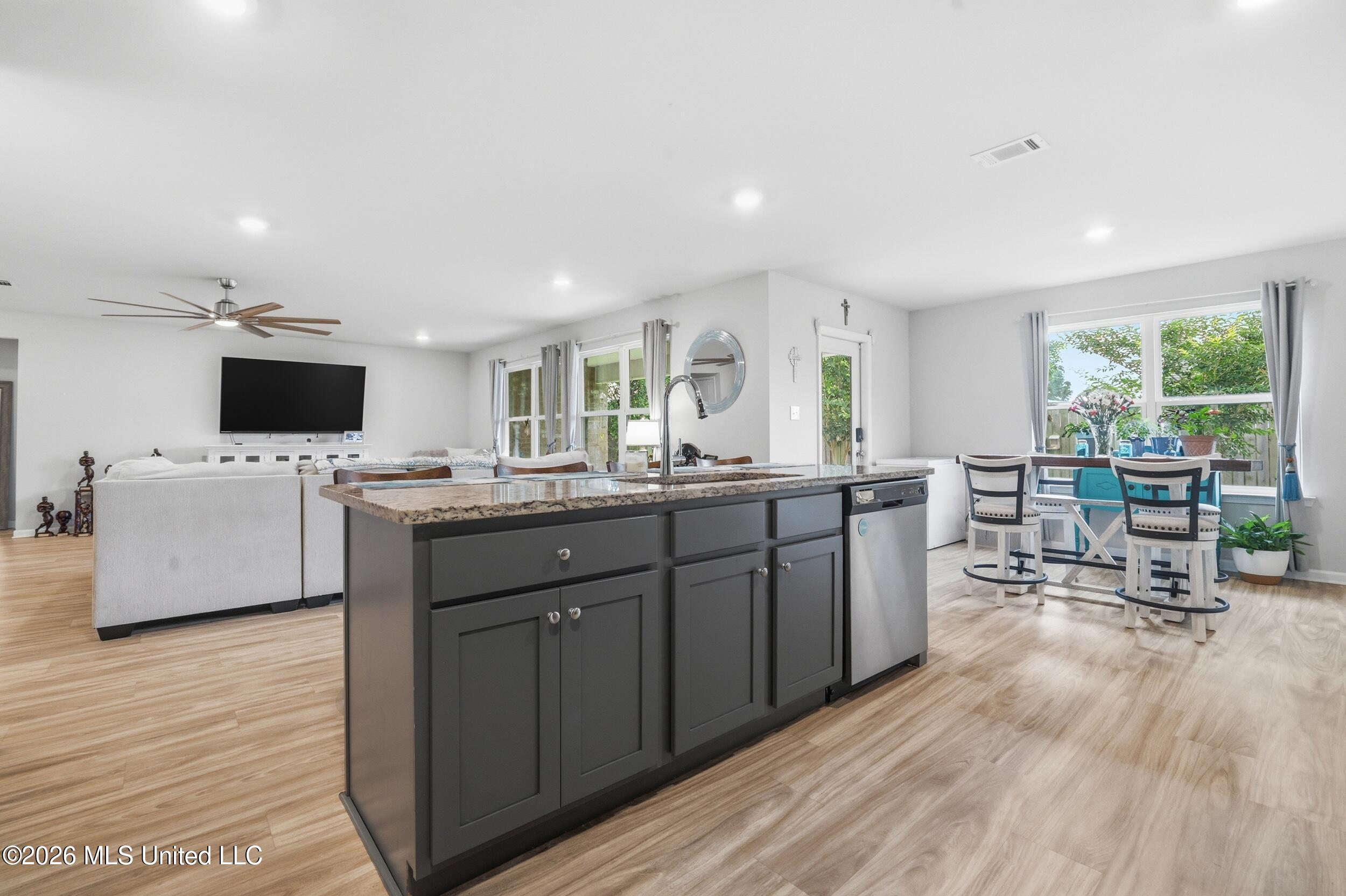 8257 Curry Road Biloxi, MS 39532 - Photo 24 of 49 R6__0986