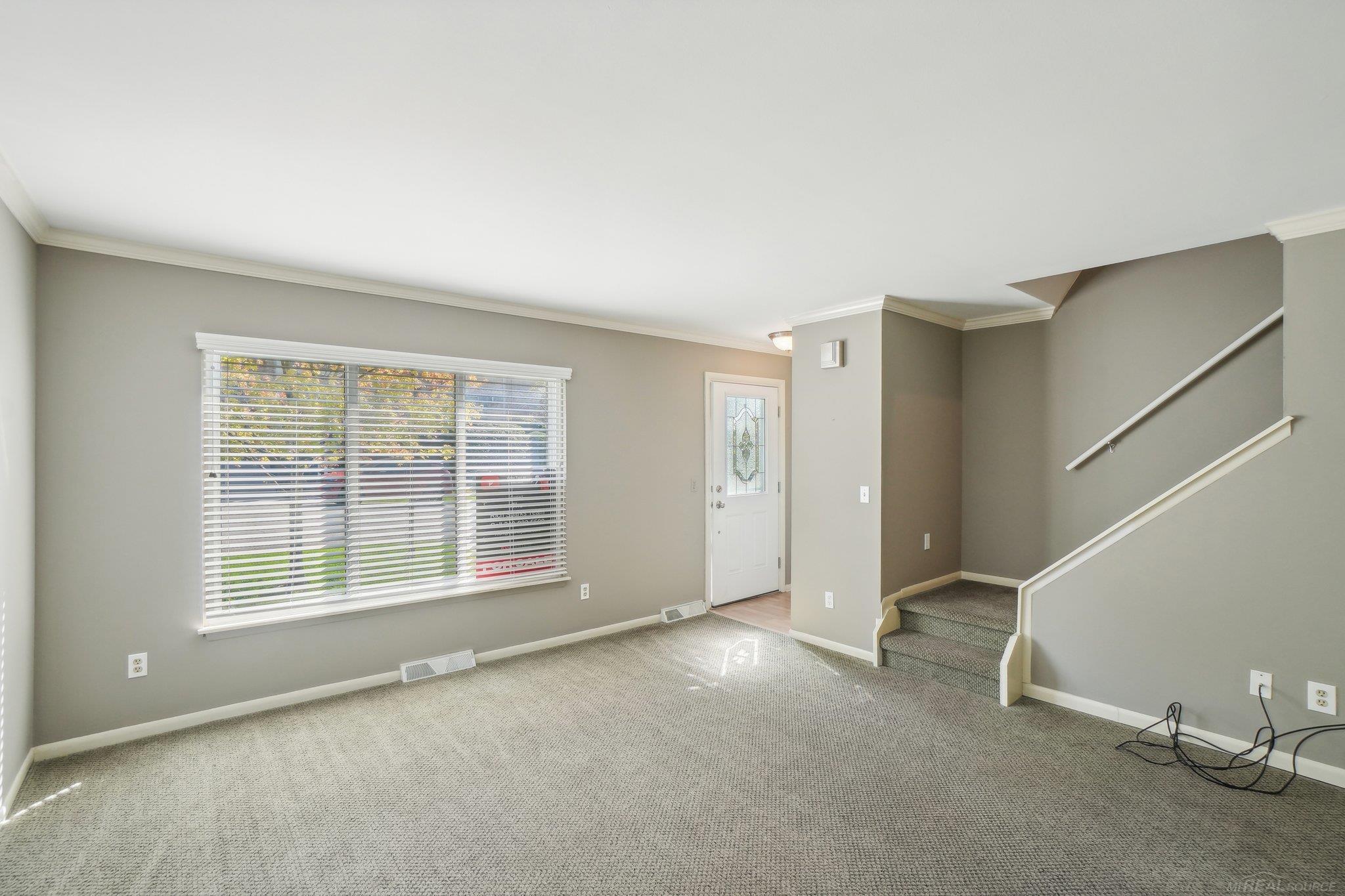 494 Baldwin Avenue Rochester, MI 48307 - Photo 7 of 38 50154932-44a8eb3f-83ad-4c66-a4c5-6bc92d9c413f.JPG