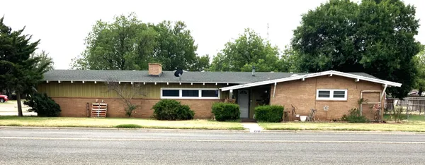 $198,000 | 2701 West 11th, Plainview, TX 79072