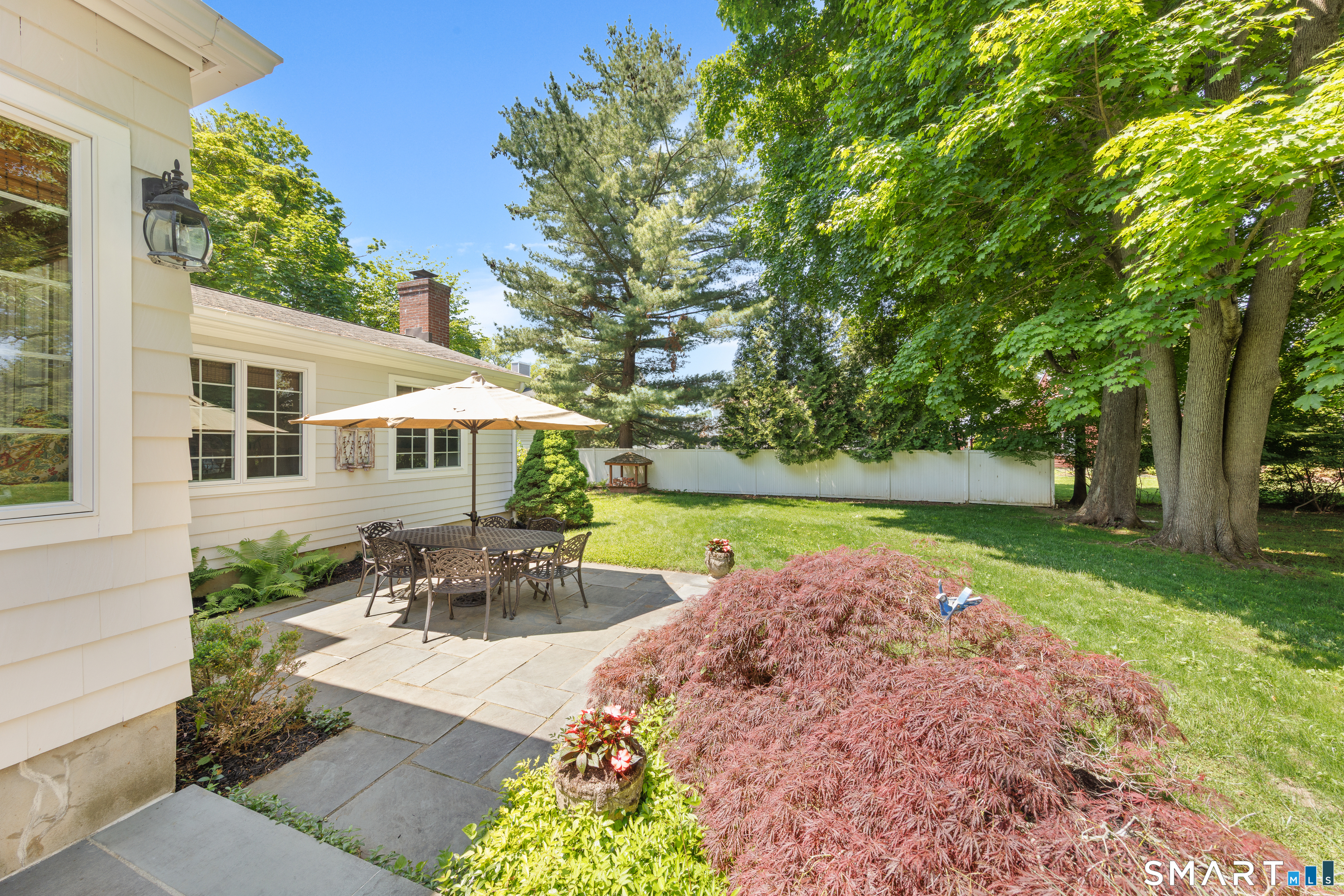 179 Lawrence Road Fairfield, CT 06824 - Photo 31 of 37