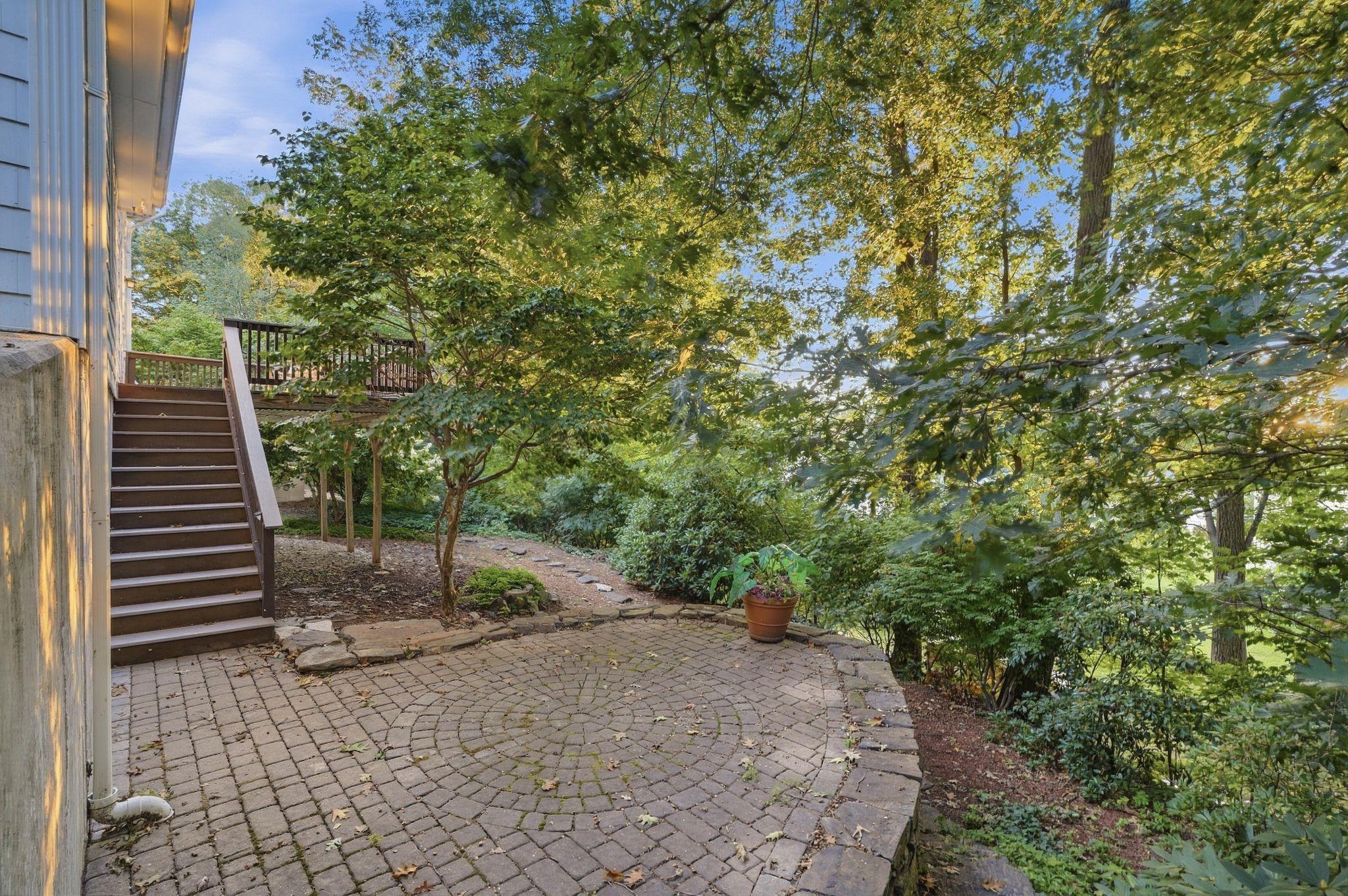15 Warton Road Nashua, NH 03062 - Photo 33 of 37 Gallery Image 33