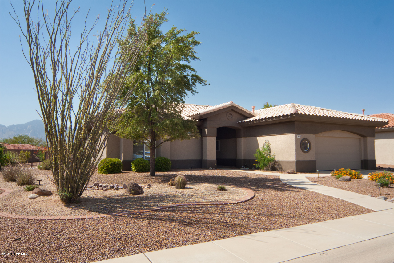 1836 East Lone Rider Way Tucson, AZ 85755 - Photo 1 of 17