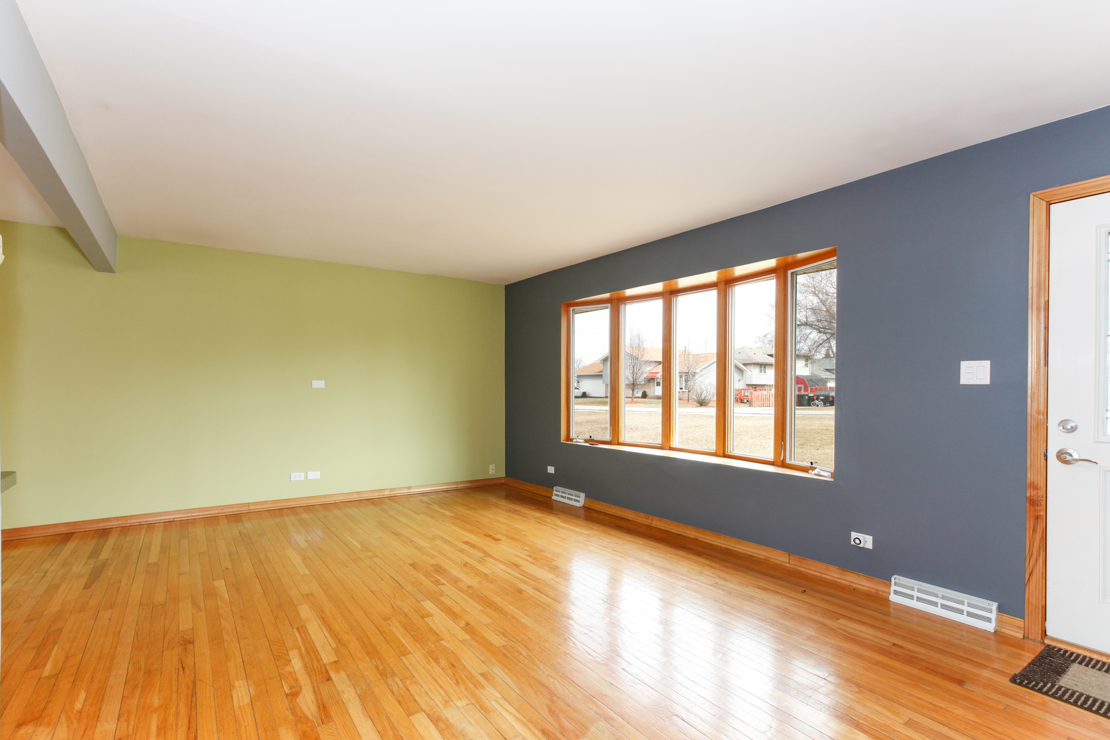 N760 Darling Street Wheaton, IL 60187 - Photo 8 of 16