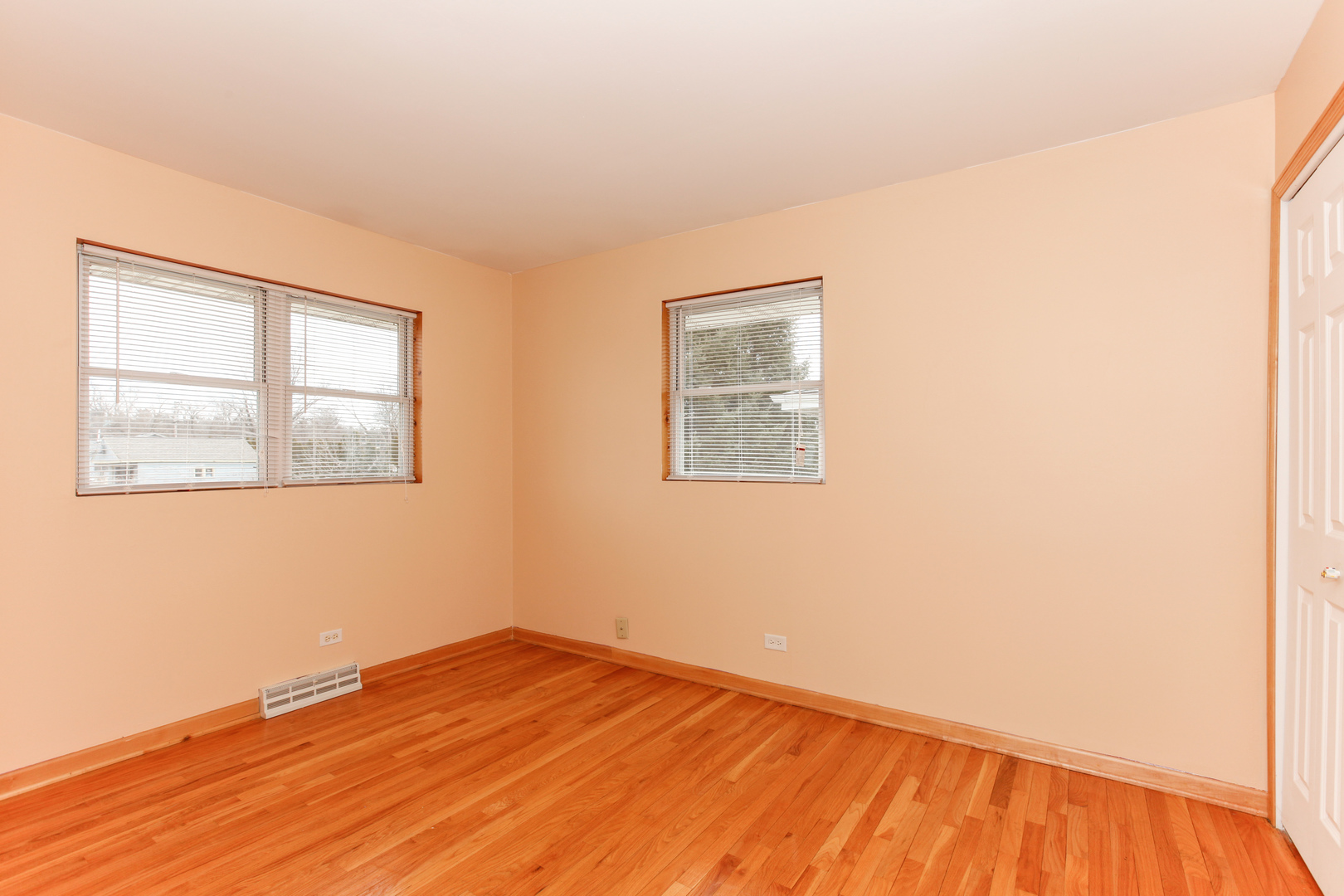 N760 Darling Street Wheaton, IL 60187 - Photo 10 of 16