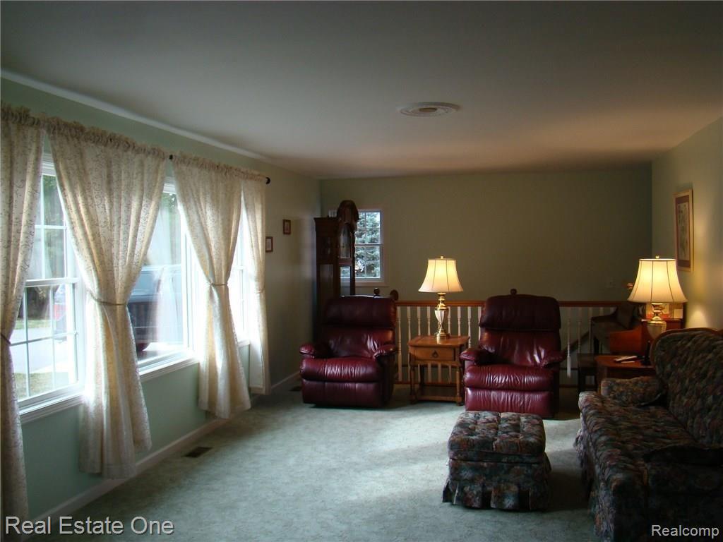 4800 Fenton Road Hartland, MI 48353 - Photo 3 of 15