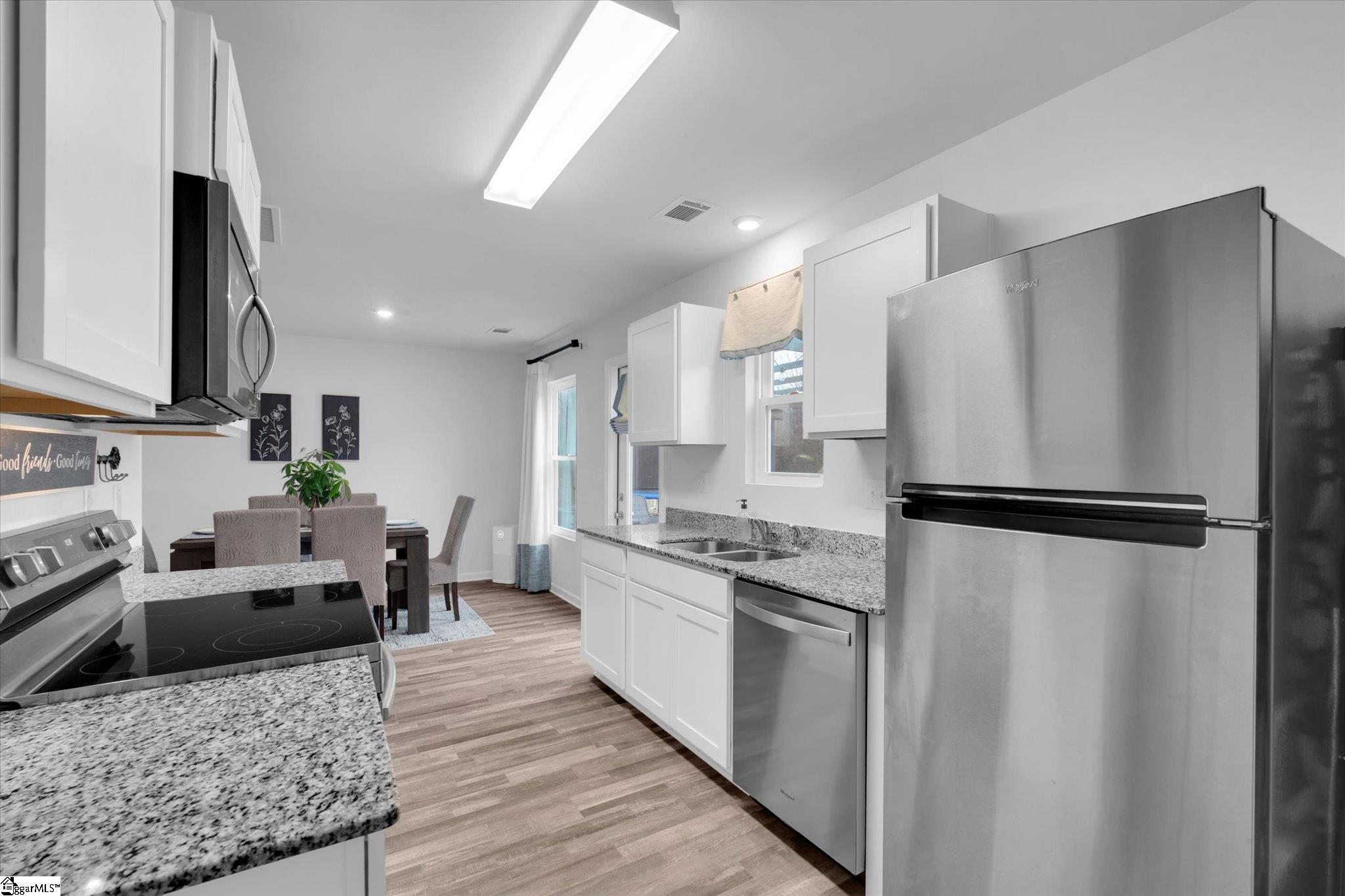 323 Long Grove Lane Greer, SC 29650 - Photo 3 of 27