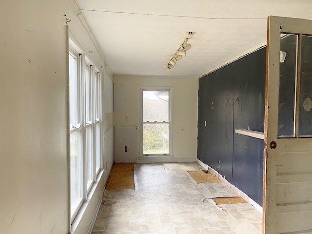 2990 Julia Simpkins Road Hiwassee, VA 24347 - Photo 15 of 22 Gallery Image 15