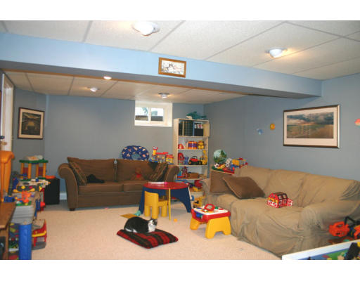 153 Concord Road Wayland, MA 01778 - Photo 7 of 10