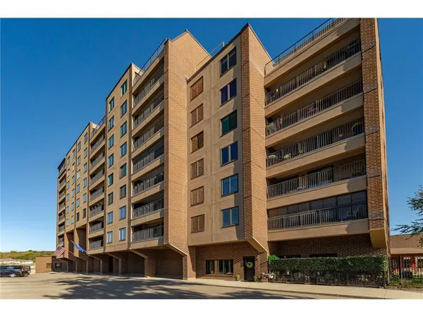 $250,000 | 121 14th Street Northeast, Unit 204, Rochester, MN 55906