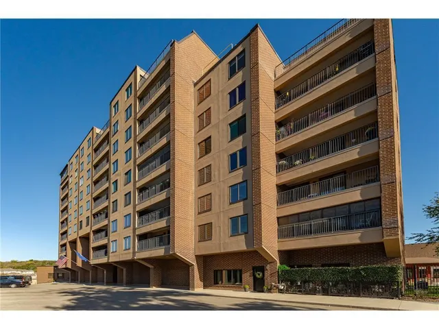 $325,000 | 121 14th Street Northeast, Unit 204, Rochester, MN 55906