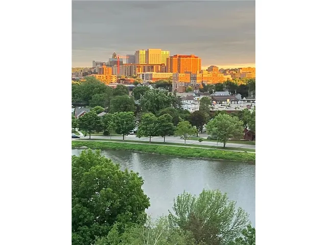 $325,000 | 121 14th Street Northeast, Unit 204, Rochester, MN 55906