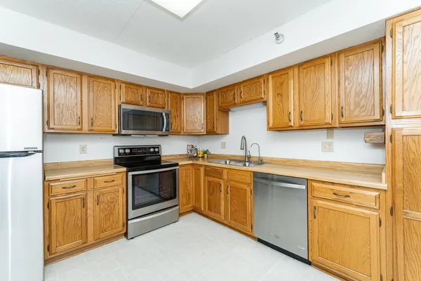 $250,000 | 121 14th Street Northeast, Unit 204, Rochester, MN 55906