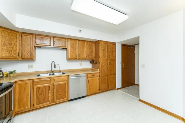 $250,000 | 121 14th Street Northeast, Unit 204, Rochester, MN 55906