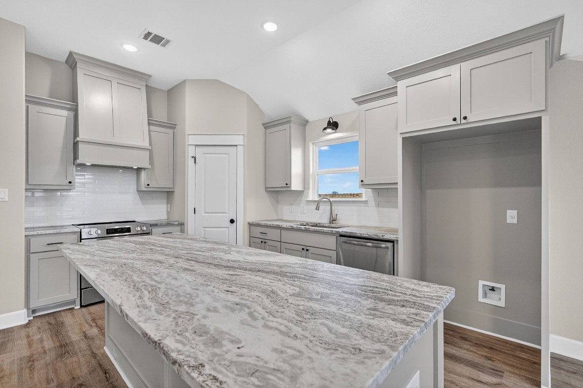 212 Orchard Cove Snook, TX 77879 - Photo 6 of 35