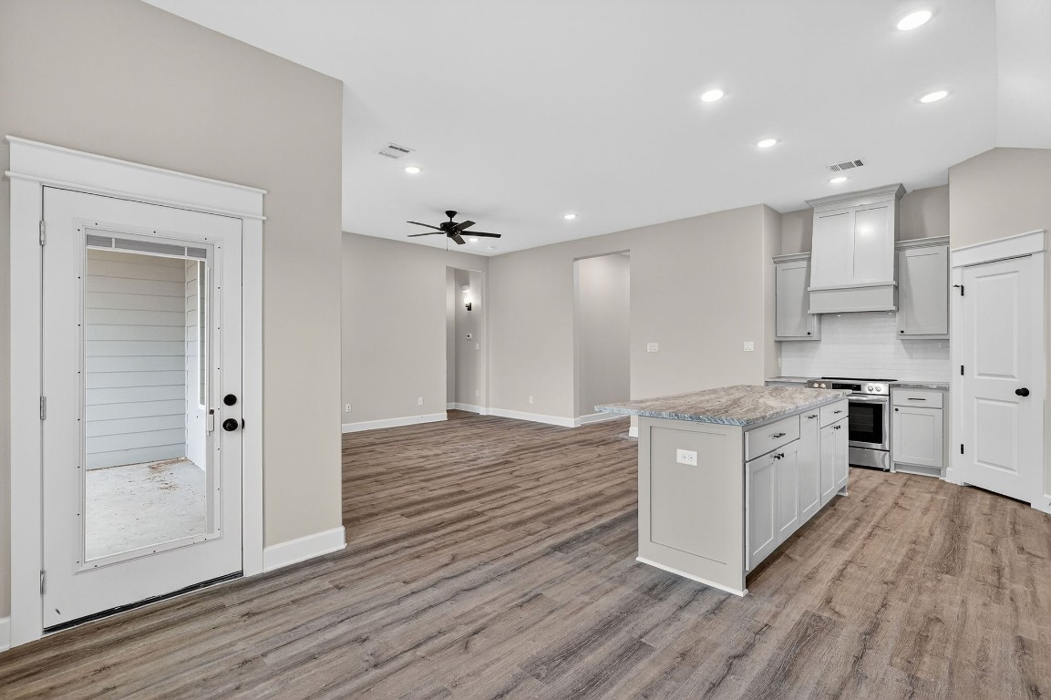 212 Orchard Cove Snook, TX 77879 - Photo 9 of 35