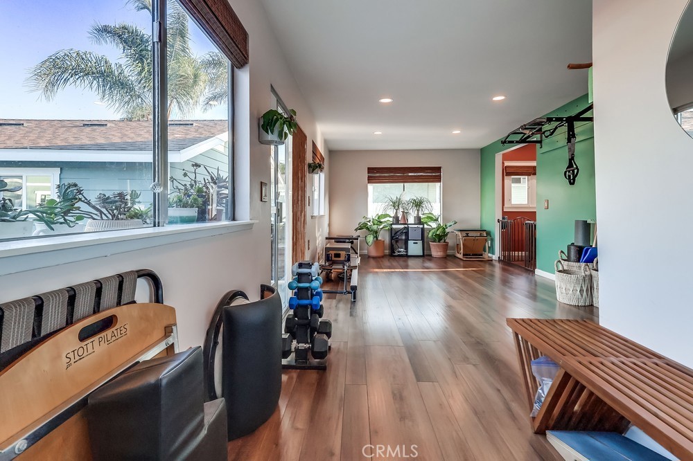 456 Cherry Avenue Long Beach, CA 90802 - Photo 42 of 74 a living room with furniture and a large window
