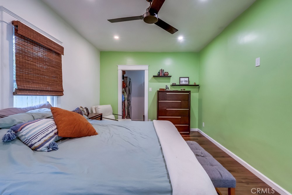 456 Cherry Avenue Long Beach, CA 90802 - Photo 48 of 74 a bedroom with a bed and furniture