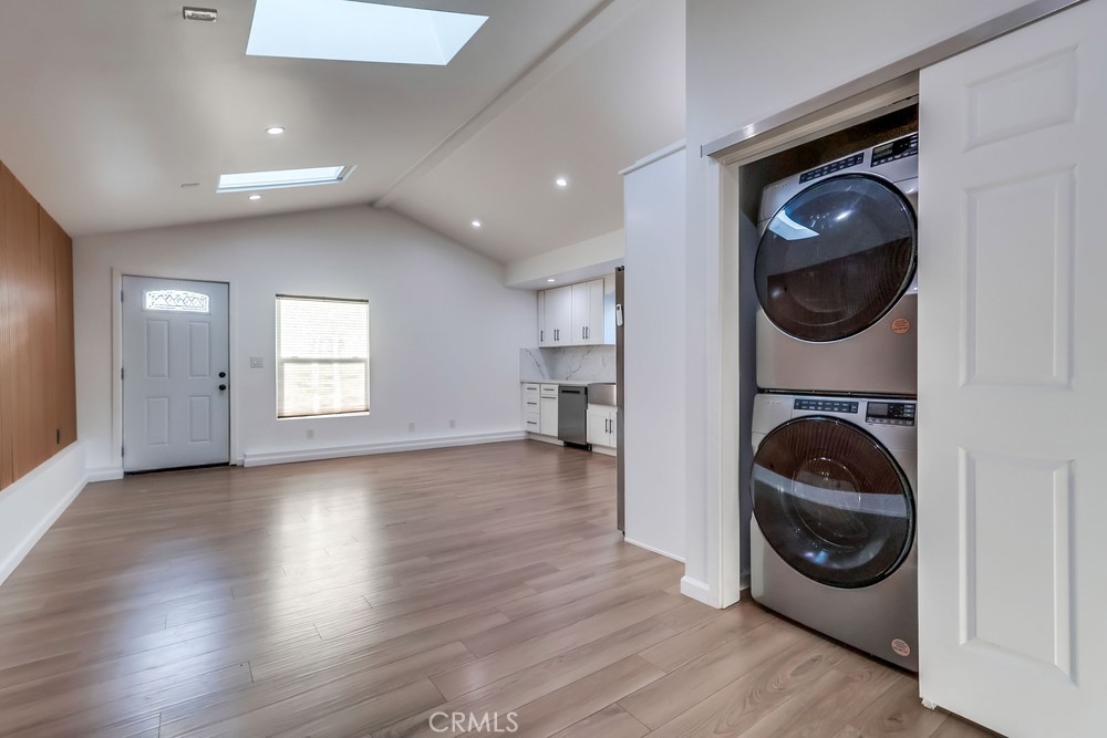 456 Cherry Avenue Long Beach, CA 90802 - Photo 69 of 74 a view of an entryway and wooden floor