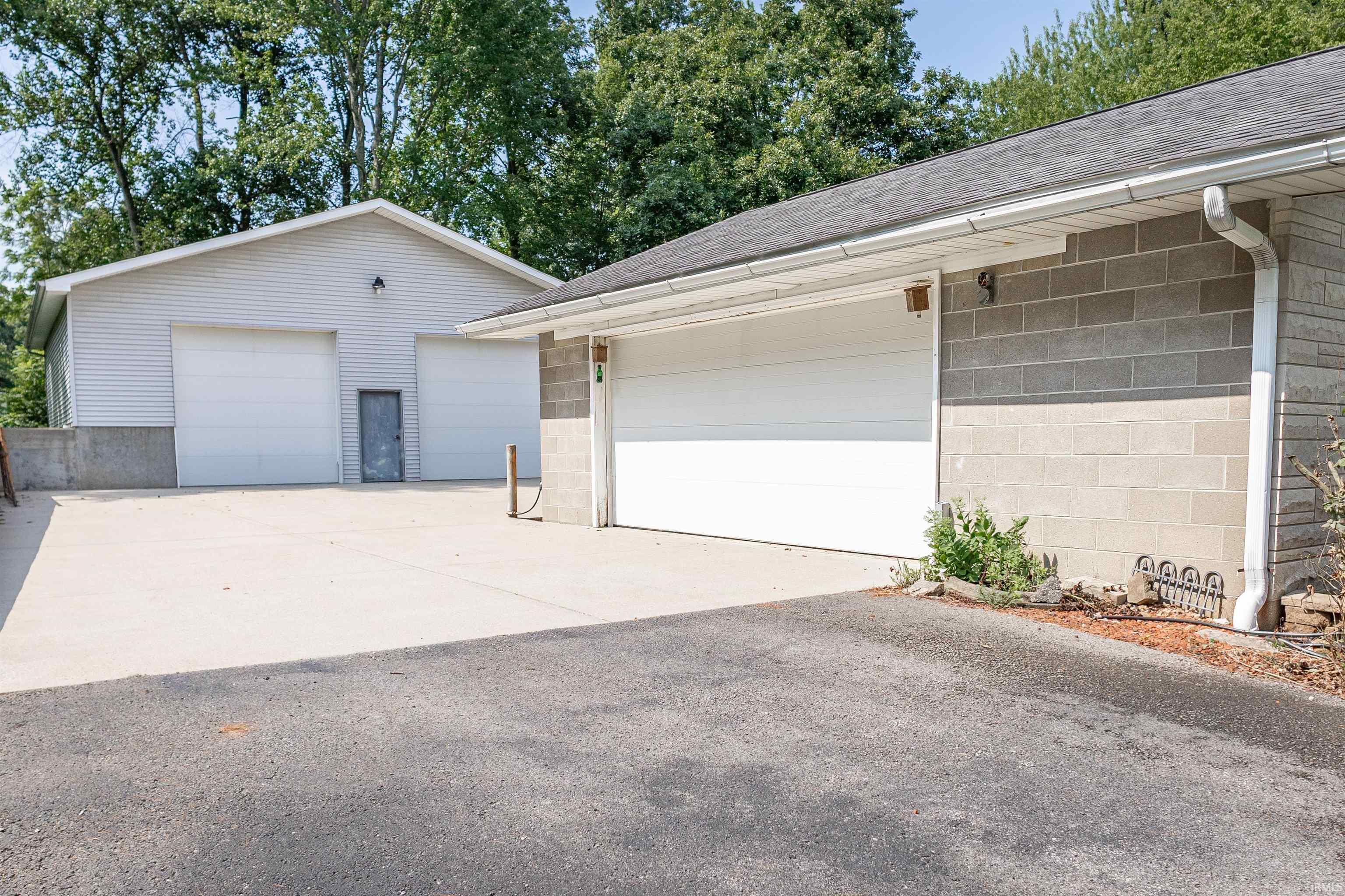 1372 Yockey Road Mitchell, IN 47446 - Photo 4 of 38 Gallery Image 4