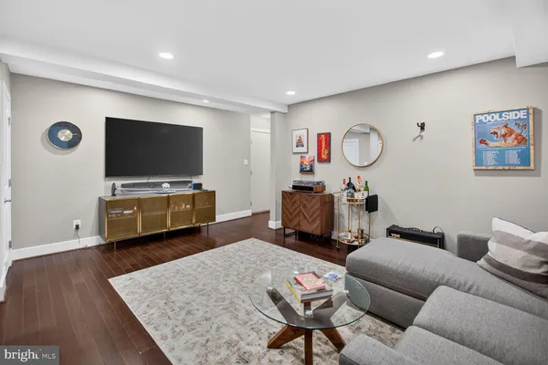 $2,250 | 1461 Girard Street Northwest, Unit 100, Washington, DC 20009