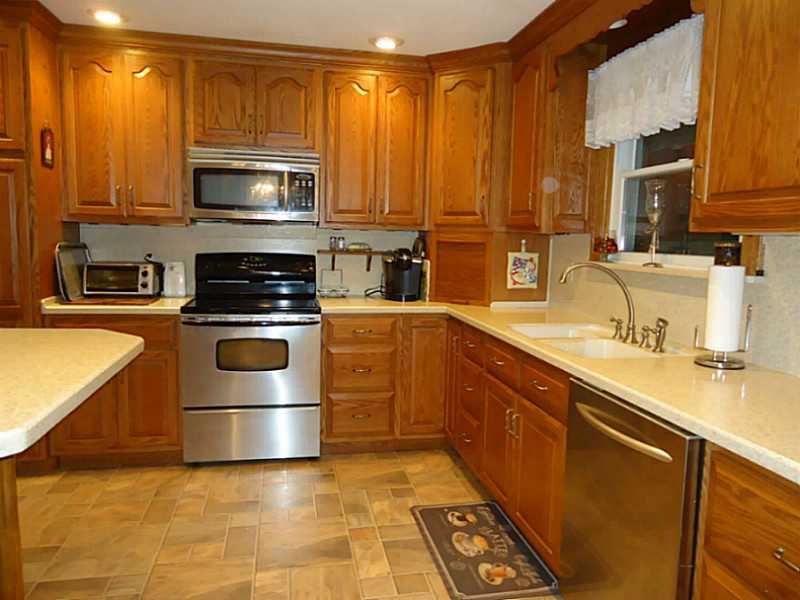 606 Mercer Road Greenville, PA 16125 - Photo 6 of 19 Kitchen.
