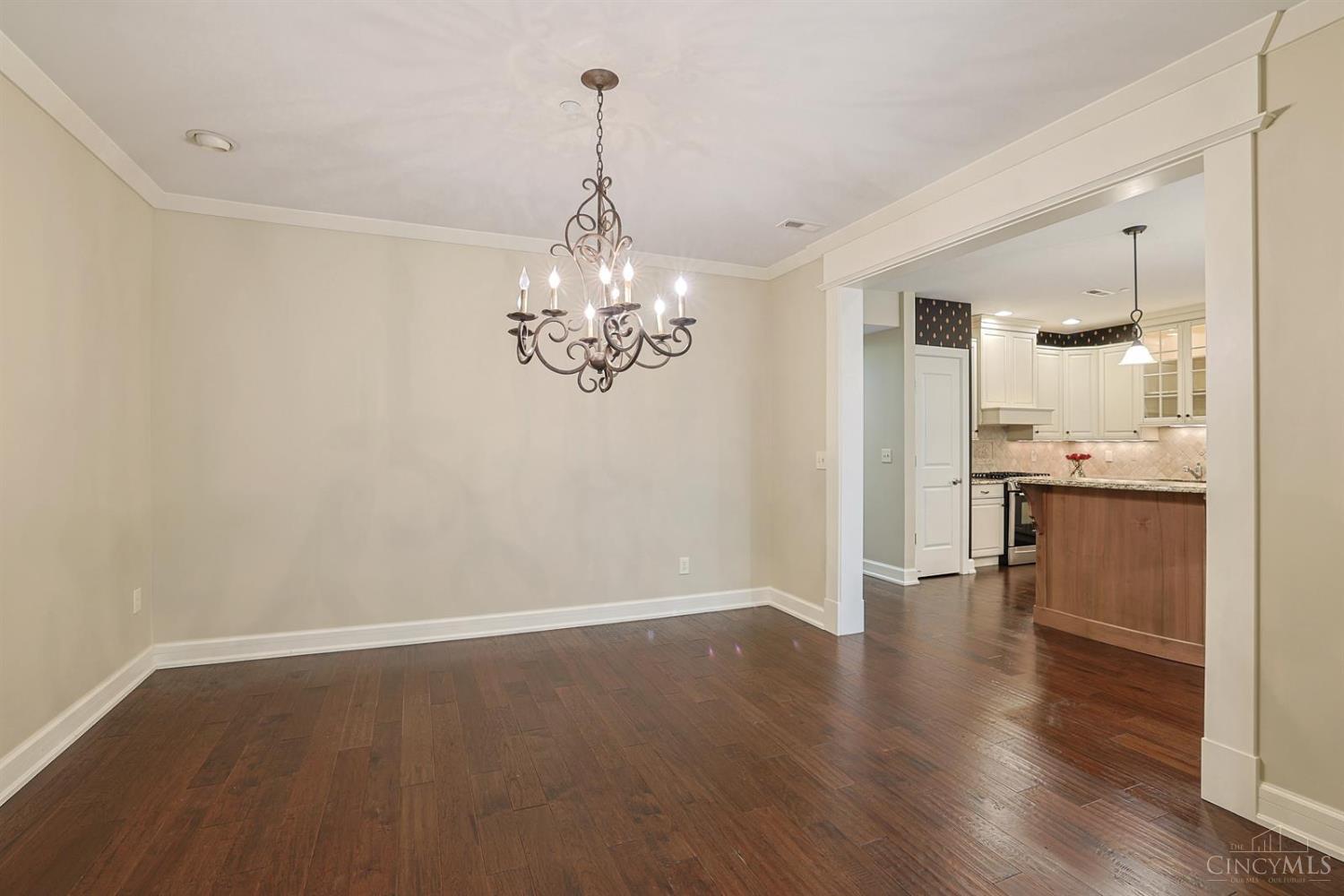 3942 Miami Road, Unit 203 Cincinnati, OH 45227 - Photo 11 of 39 Gallery Image 11