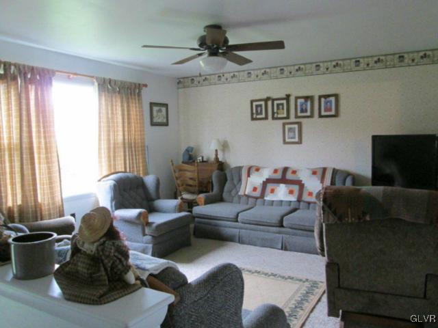 2436 Yost Road Bath, PA 18014 - Photo 4 of 12