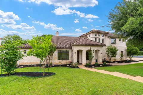 $1,100,000 | 37 Autumn Oaks Drive, The Hills, TX 78738